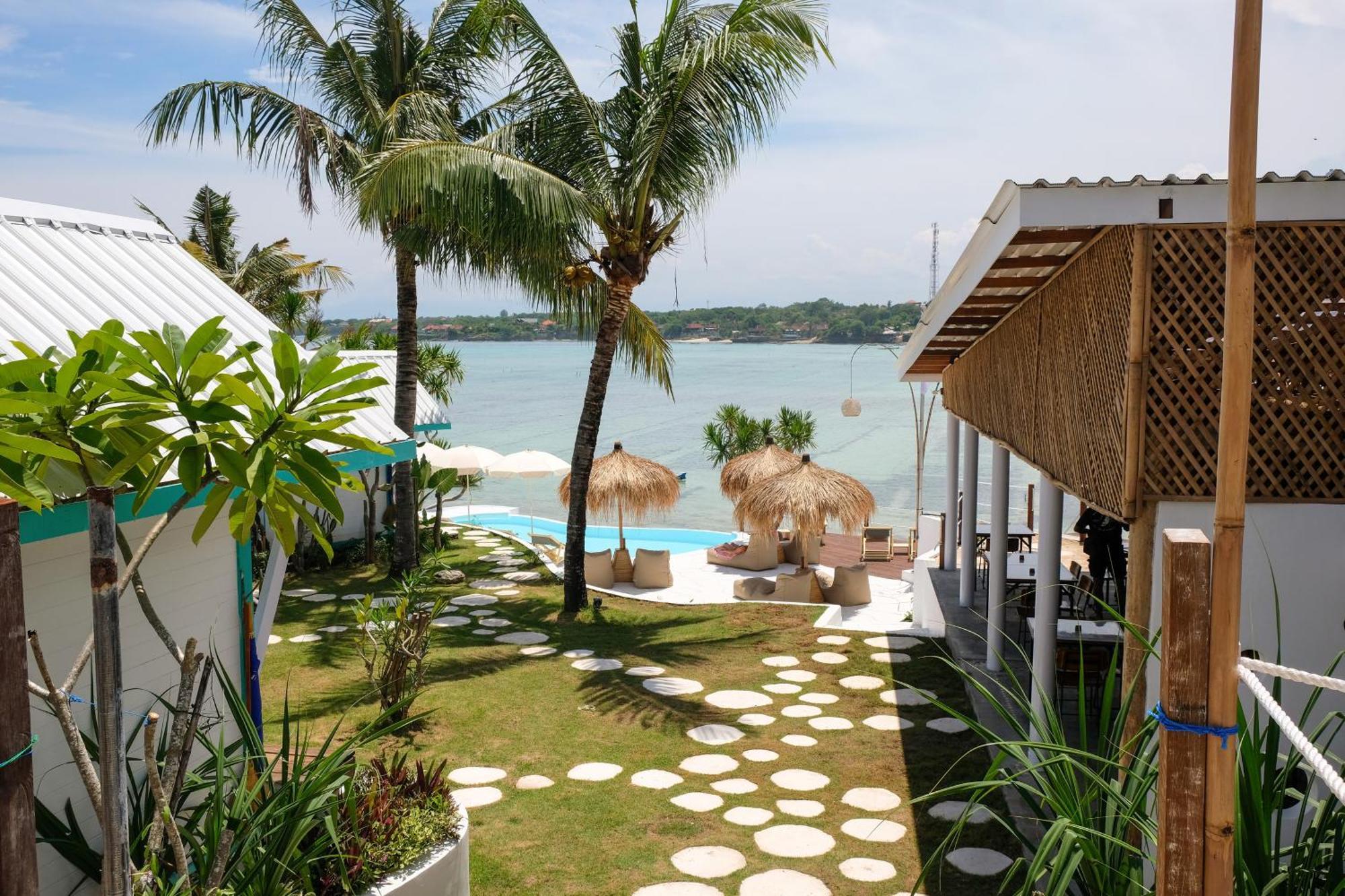 Le Pirate Beach Club Nusa Ceningan Lembongan Extérieur photo