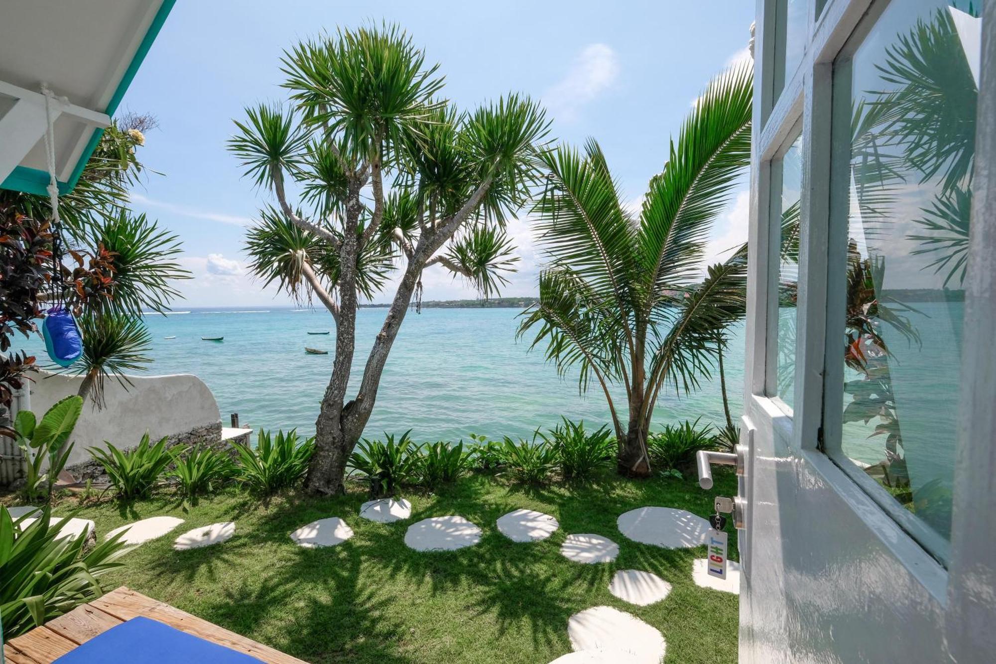 Le Pirate Beach Club Nusa Ceningan Lembongan Extérieur photo